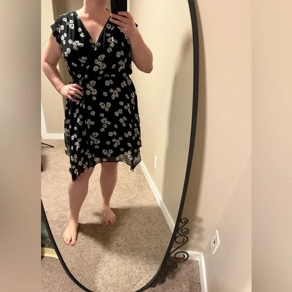 Reitmans Black and White Floral Mini Dress⭐️ - Picture 3 of 5